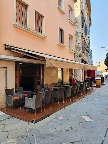 Comentarii opinii despre Cedar