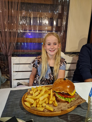 Šetalište Dr. Franje Tuđmana 14, 21300, Makarska