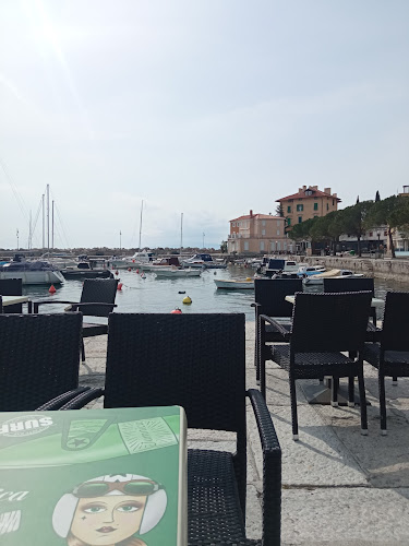 Opinii despre Caffe Bar Surf în Opatija - Gastronomija i ugostiteljstvo