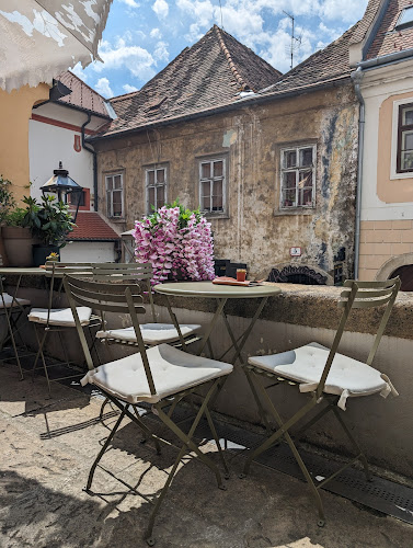 Comentarii opinii despre Kavana Lav