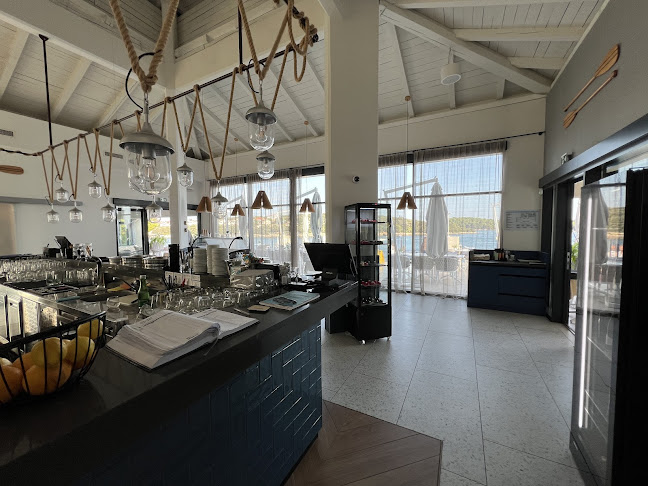 Comentarii opinii despre Yacht Bar & Restaurant