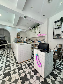 LAB cold press and salad mess