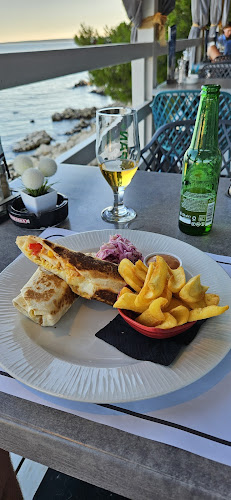 Beach Bar & Restaurant Providenca - Gastronomija i ugostiteljstvo