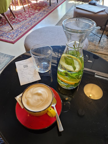 Comentarii opinii despre Bonk Coffeeshop & Bikeshop