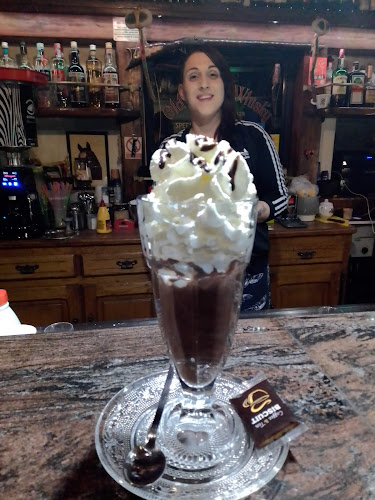 Caffe bar Saloon - Gastronomija i ugostiteljstvo