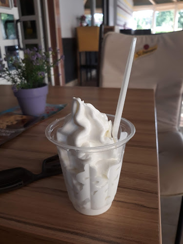 Opinii despre Cafe bar Music Cafe în Jarmina - Gastronomija i ugostiteljstvo