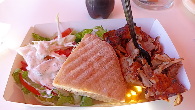 Bistro & beach bar "Tunar"