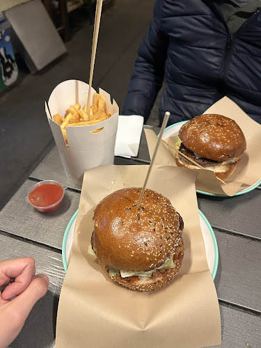 Opinii despre Street food "The Passage + by Luka în Zagreb - Gastronomija i ugostiteljstvo