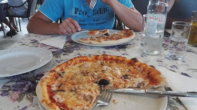 Zvonimirova Obala 9, 21224, Slatine