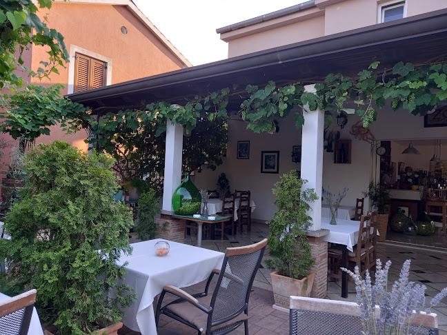 Veli Joze 16, 52440, Poreč