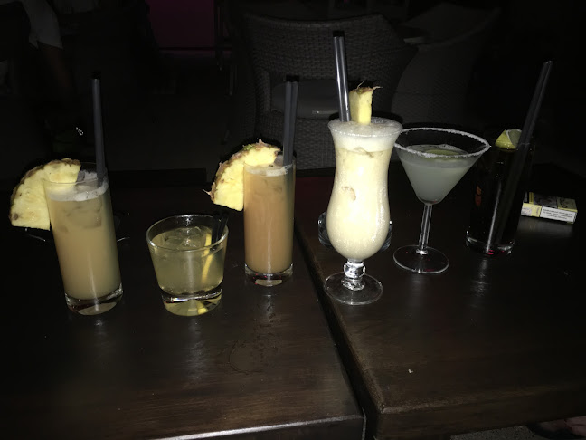 Žuta Kuća, Š. Dr. F. Tuđmana 2, 21300, Makarska