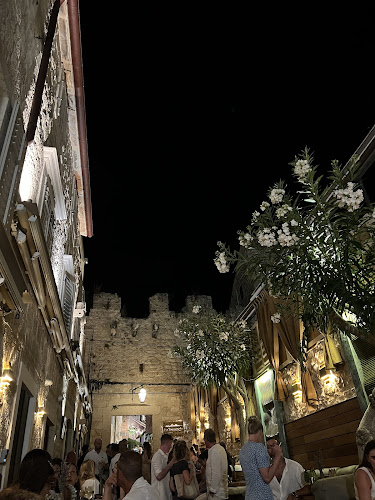 Dr. Mate Miličića 7, 21450, Hvar