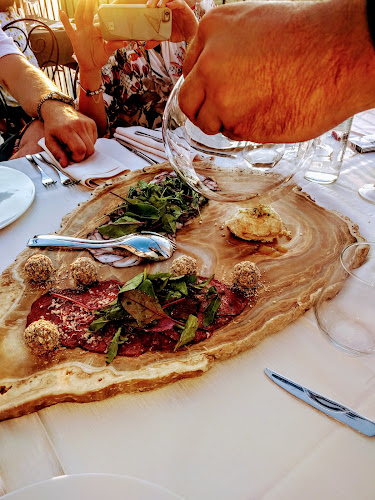 Stari Kaštel - Gastronomija i ugostiteljstvo