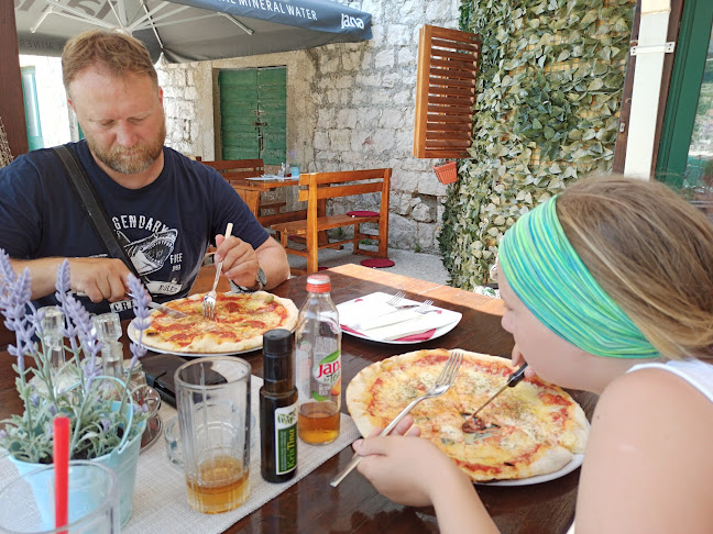 Donja Vala 43, 21333, Drvenik