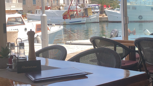 Opinii despre Gusarska Luka în Sućuraj - Gastronomija i ugostiteljstvo