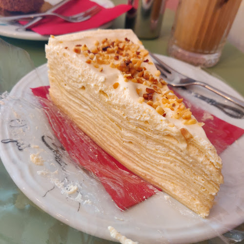 Oš Kolač - Artisan Cakes and Pastries