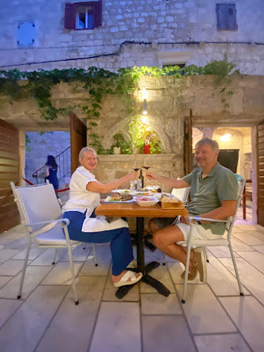 Restaurant Lucullus Hvar - Gastronomija i ugostiteljstvo