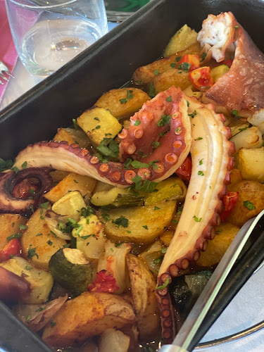 Obala, Fabrika 31, 21450, Hvar