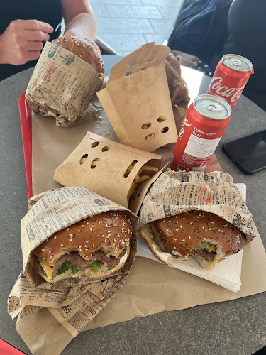 Opinii despre Fast Food&Tobacco Shop ToGo în Makarska - Gastronomija i ugostiteljstvo