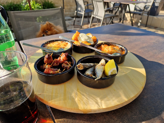 KONOBA ANNI - Mesni i riblji specijaliteti Novigrad - Gastronomija i ugostiteljstvo