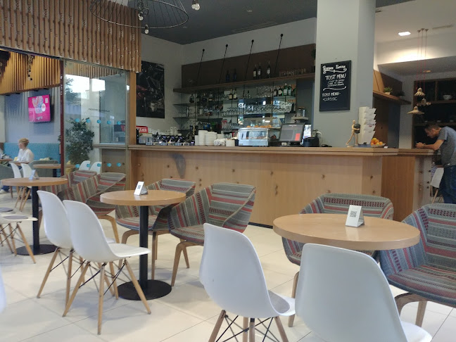 Comentarii opinii despre Atrium Society