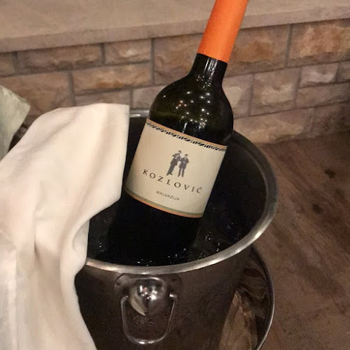 Opinii despre Restaurant Toni în Zambratija - Gastronomija i ugostiteljstvo