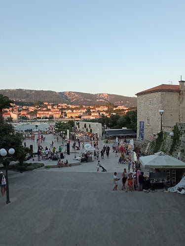 Comentarii opinii despre Fast Food