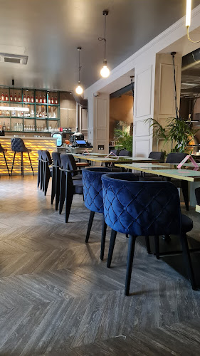 Ventidue Pizza & Bar