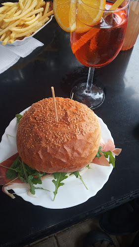 Opinii despre Marie's Beach Bar în Umag - Gastronomija i ugostiteljstvo