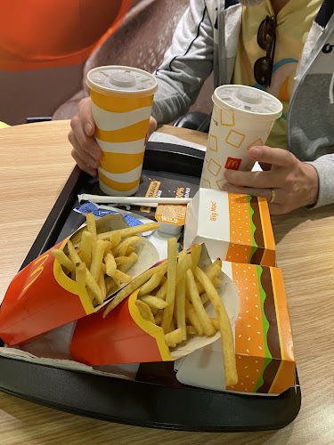 Opinii despre McDonald’s Kvatrić în Zagreb - Gastronomija i ugostiteljstvo