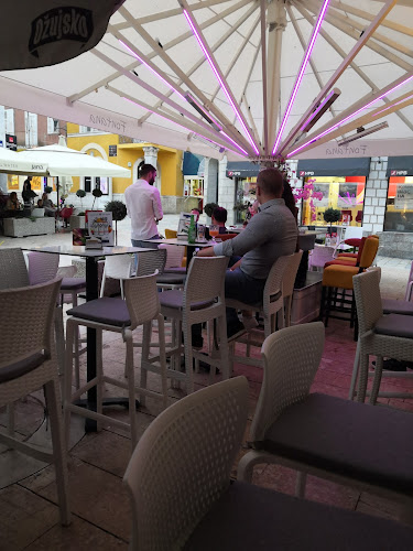 Trg kralja Tomislava, 21230, Sinj