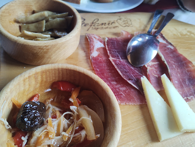 Agroturizam Štefanić - Gastronomija i ugostiteljstvo