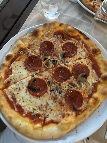 Faria - Garden & terrace / Restaurant & Pizza - Hvar