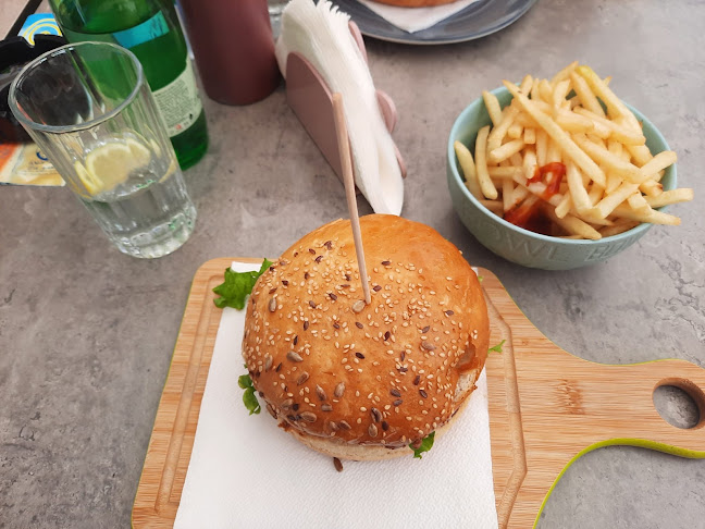 Fjaka - Gastronomija i ugostiteljstvo