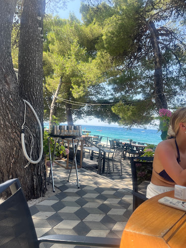 Put Vele Luke 4, 21400, Supetar