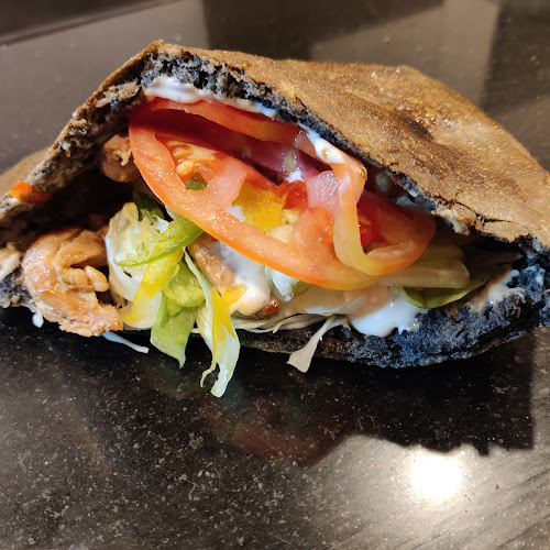 Opinii despre Street Food Black & White în Daruvar - Gastronomija i ugostiteljstvo