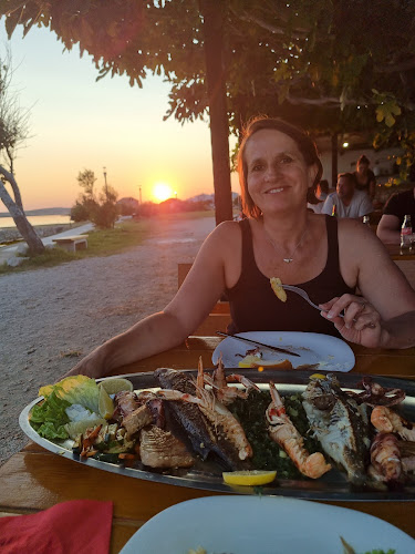 Opinii despre Konoba "Brunac" în Dinjiška - Gastronomija i ugostiteljstvo