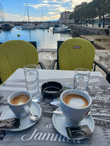 Opinii despre Caffe Bar Surf în Opatija - Gastronomija i ugostiteljstvo