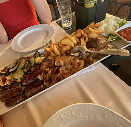 Opinii despre "Žardin" Traditional Restaurant în Kovači - Gastronomija i ugostiteljstvo