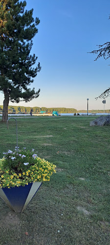 Comentarii opinii despre Rich Gardens Bar