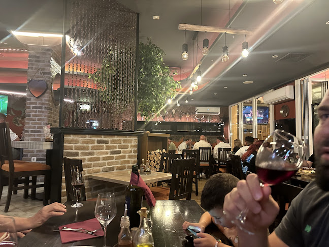 Ul. Vladimira Nazora 1B, 21300, Makarska