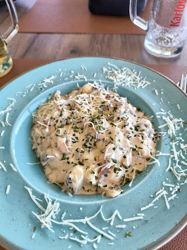 otok Brač, Riva 321, 21405, Milna