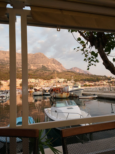 Ahipara zalogajnica, Podgora - Podgora