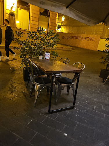 Comentarii opinii despre Submarine Burger Tkalčićeva