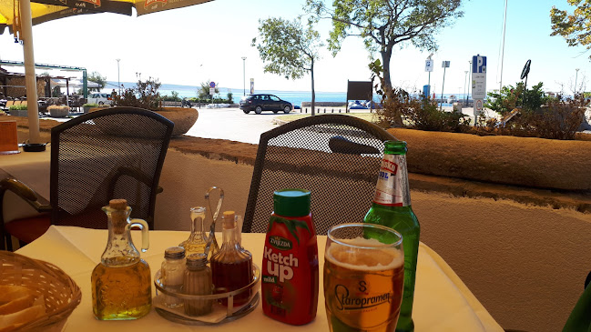 D8 15, 23244, Starigrad