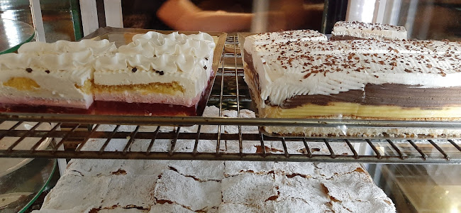 Tri jagode - slastičarna i pizzeria - Sisak