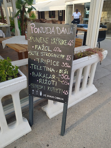 Obala kralja Tomislava 24, 21217, Kaštel Novi