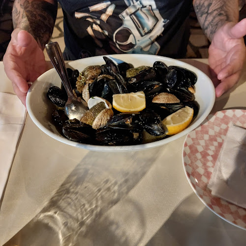 Restaurant Konoba Daniela - Gastronomija i ugostiteljstvo