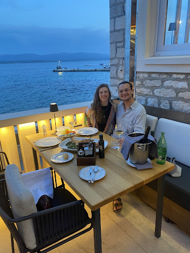 Opinii despre Taverna Riva în Bol - Gastronomija i ugostiteljstvo