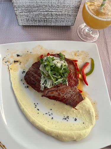 Luka III, Poljička cesta 79, Duće, 21310, Omiš